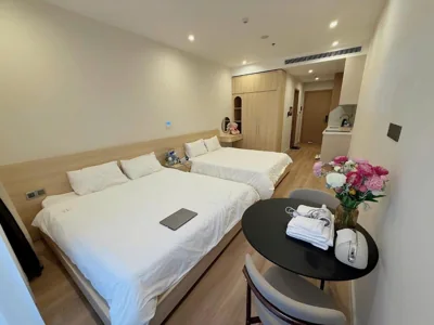 Ein-Schlafzimmer-Apartment - direkt am Meer — ICON40 Luxury Apartment Hạ Long
